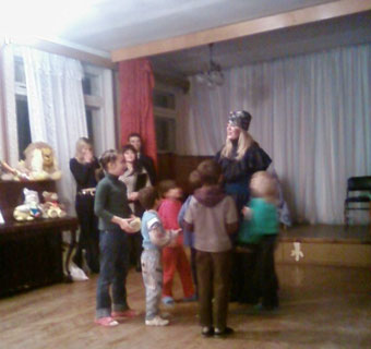 Выступление активистов организации "Миротворец" в детском доме № 2 г.Севастополя