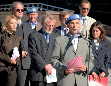 Президиум торжественной линейки на Поклонной горе, посвященной празднованию Международного дня мира  в 2007 году